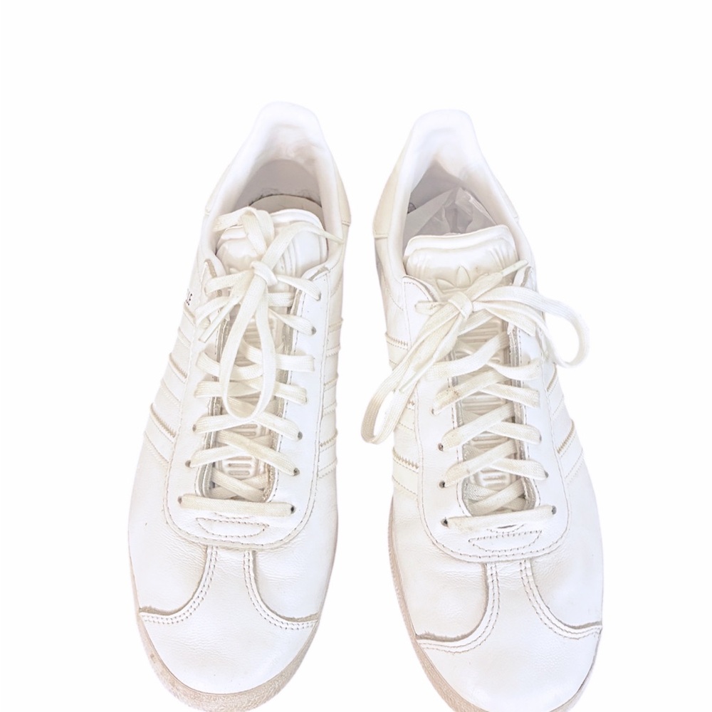 Mens Adidas Gazelle sneaker size 8.5 white